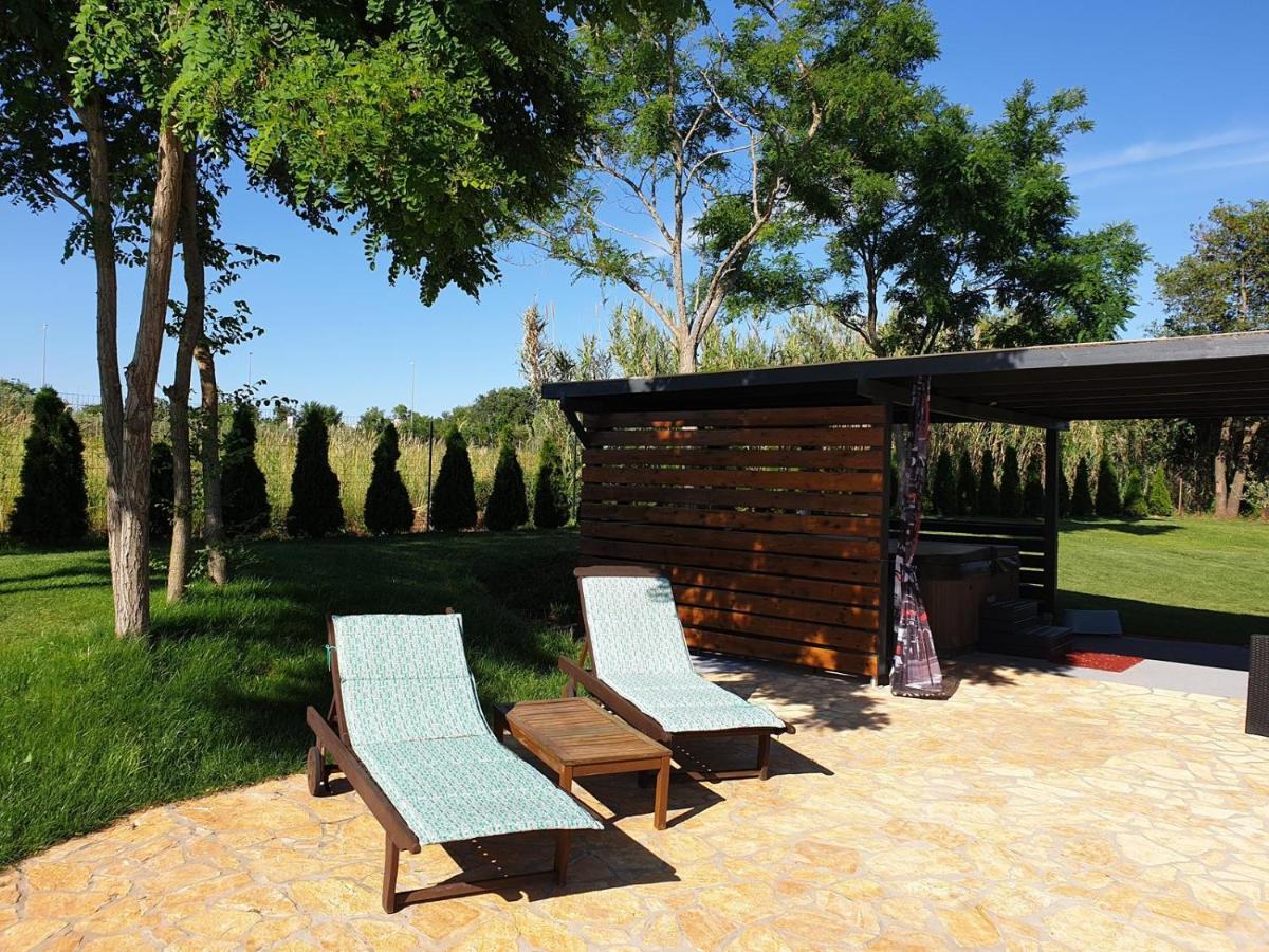 Beach House Ive With Jacuzzi, Pool, Playground And Bbq In An Olive Grove With A Beach, Pomer - Istria Buitenkant foto