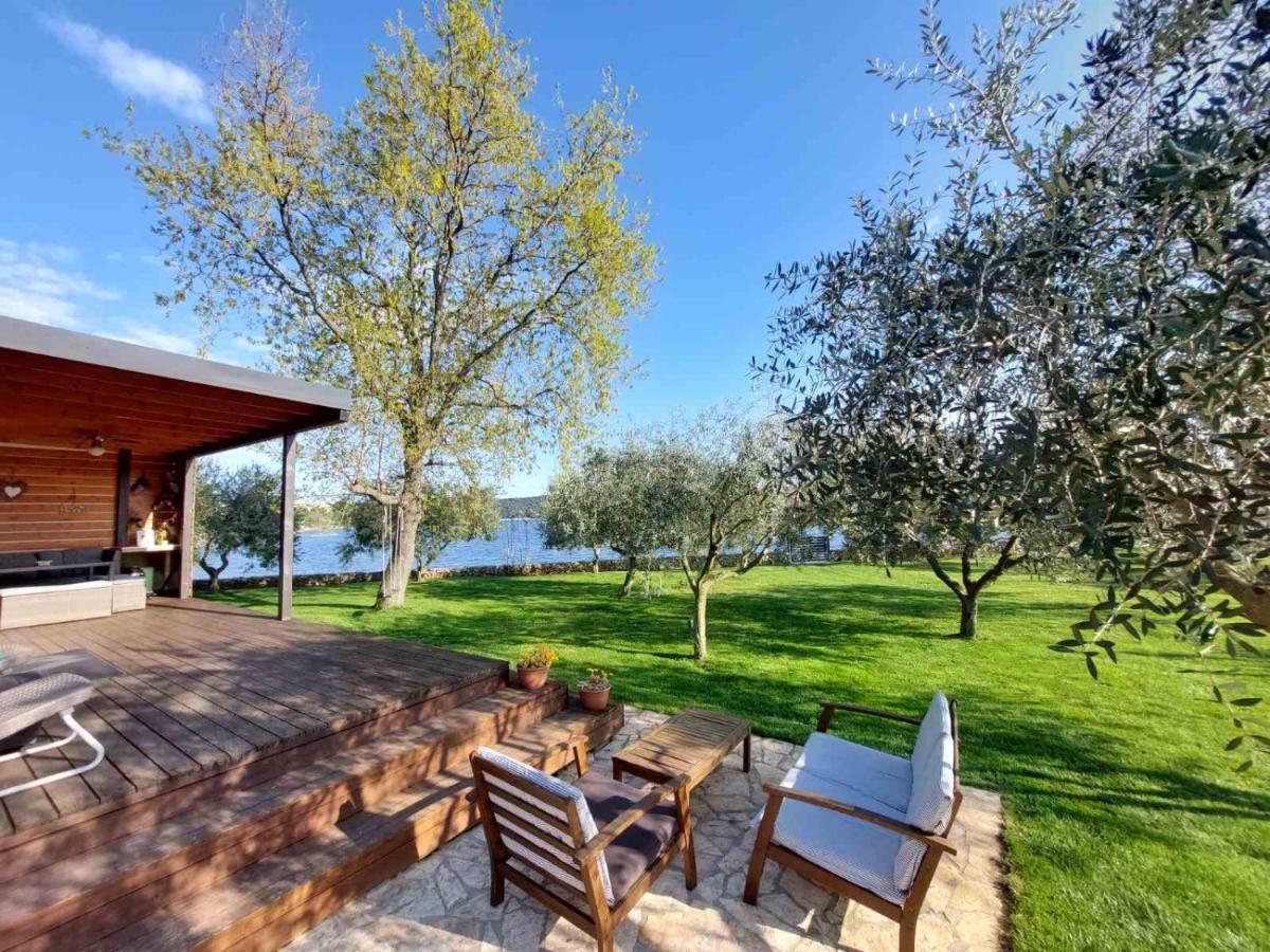Beach House Ive With Jacuzzi, Pool, Playground And Bbq In An Olive Grove With A Beach, Pomer - Istria Buitenkant foto