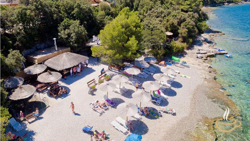 Beach House Ive With Jacuzzi, Pool, Playground And Bbq In An Olive Grove With A Beach, Pomer - Istria Buitenkant foto