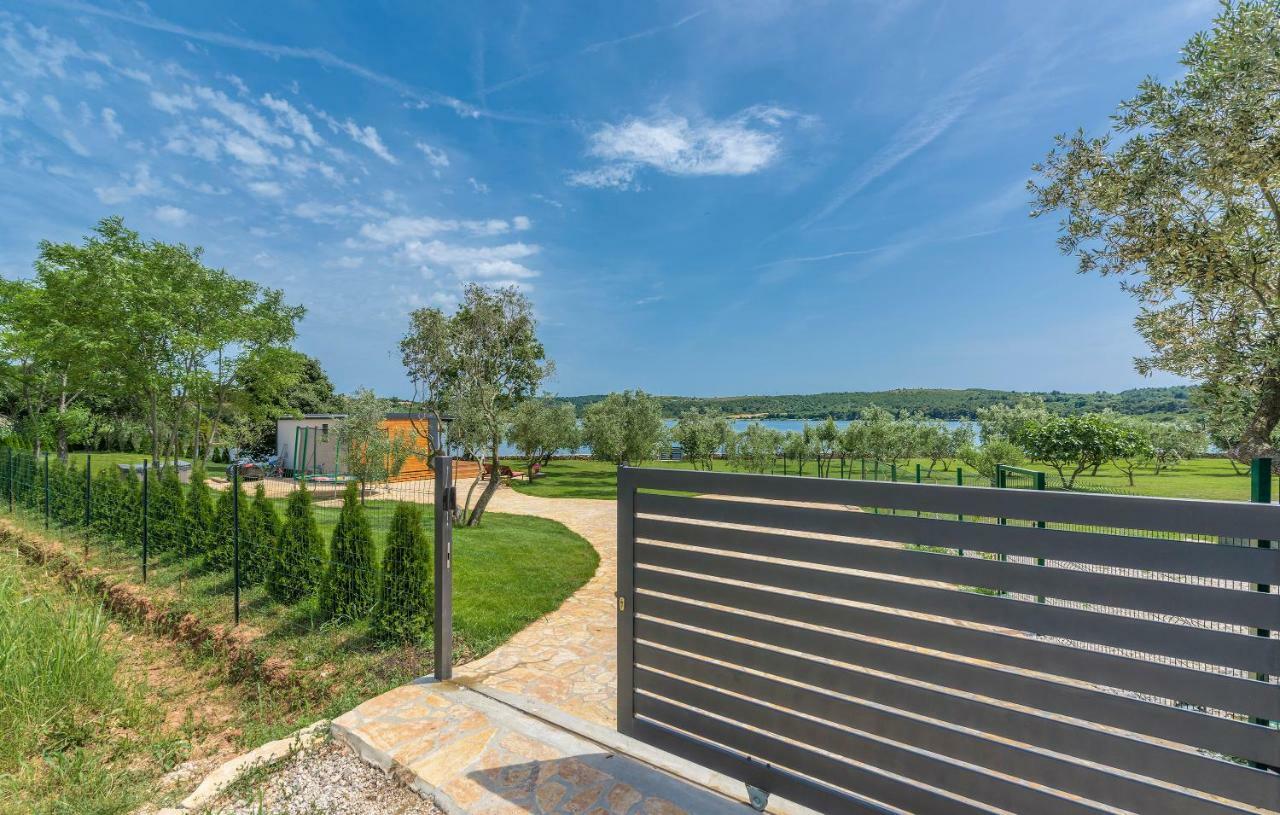 Beach House Ive With Jacuzzi, Pool, Playground And Bbq In An Olive Grove With A Beach, Pomer - Istria Buitenkant foto