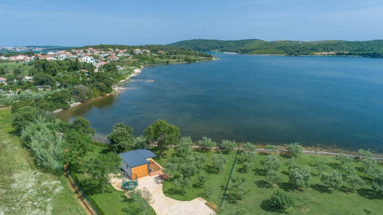 Beach House Ive With Jacuzzi, Pool, Playground And Bbq In An Olive Grove With A Beach, Pomer - Istria Buitenkant foto
