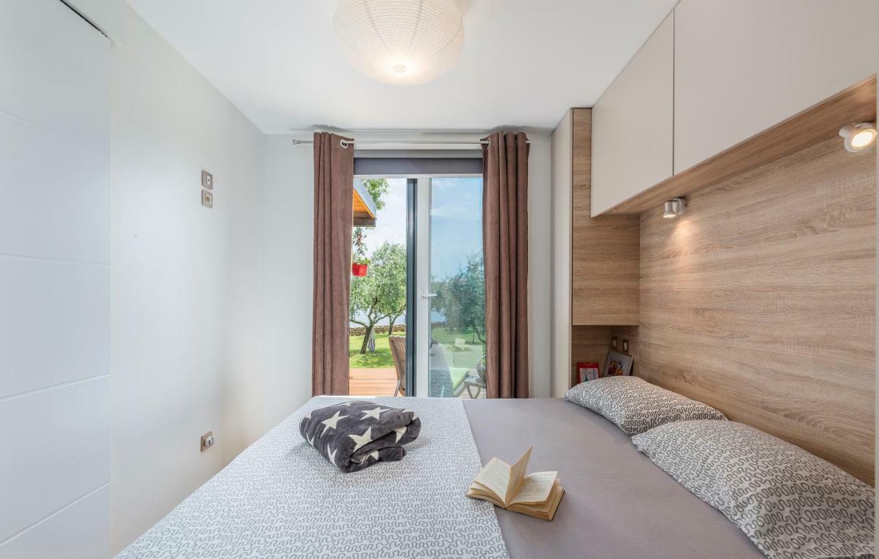 Beach House Ive With Jacuzzi, Pool, Playground And Bbq In An Olive Grove With A Beach, Pomer - Istria Buitenkant foto
