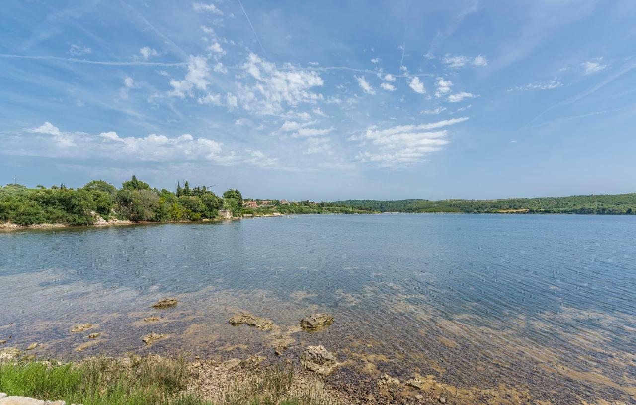 Beach House Ive With Jacuzzi, Pool, Playground And Bbq In An Olive Grove With A Beach, Pomer - Istria Buitenkant foto
